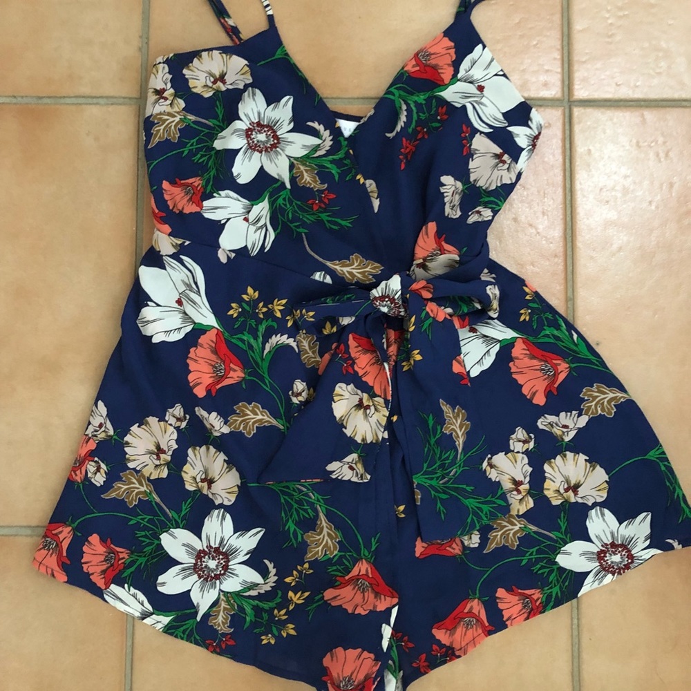 Romper - Picture 3 of 4